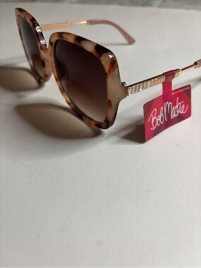 Bob Mackie Tortoiseshell Square Sunglasses with Brown Gradient Lenses
